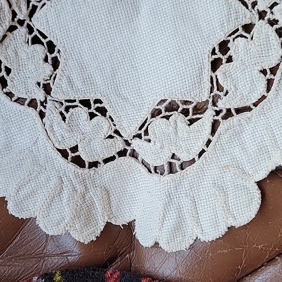 Vintage doily - Picture 2 of 4